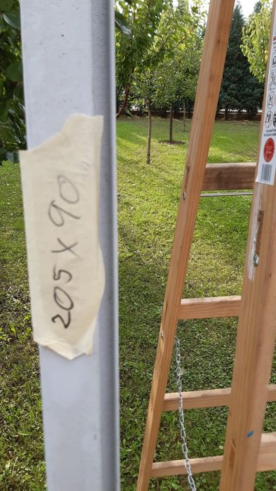 Dulap usi glisante .tocuri metalice