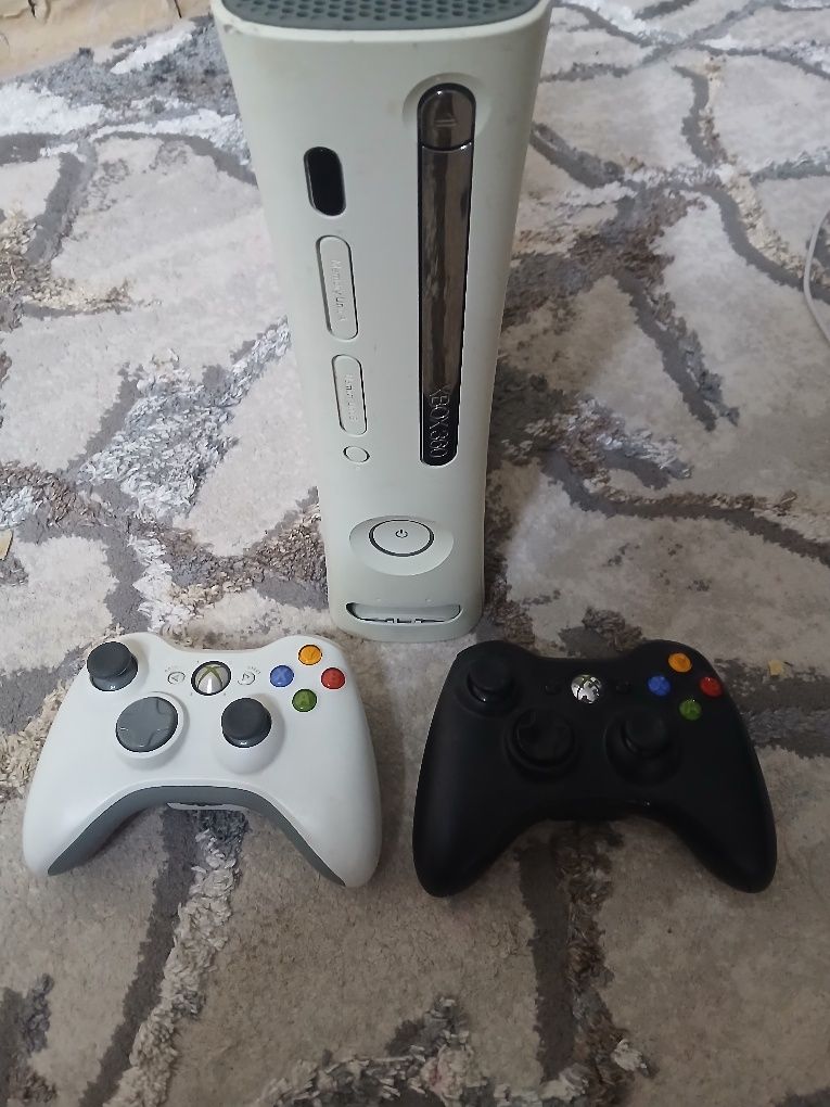 Assalom alekum Pristavka Xbox 360 sotiladi 60gb
