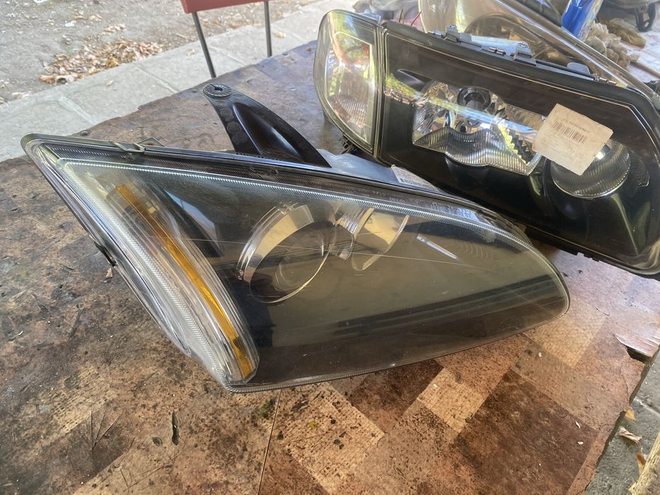 Десен фар за форд фокус