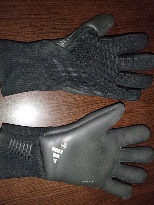 Вратарские перчатки adidas Predator Pro Hybrid