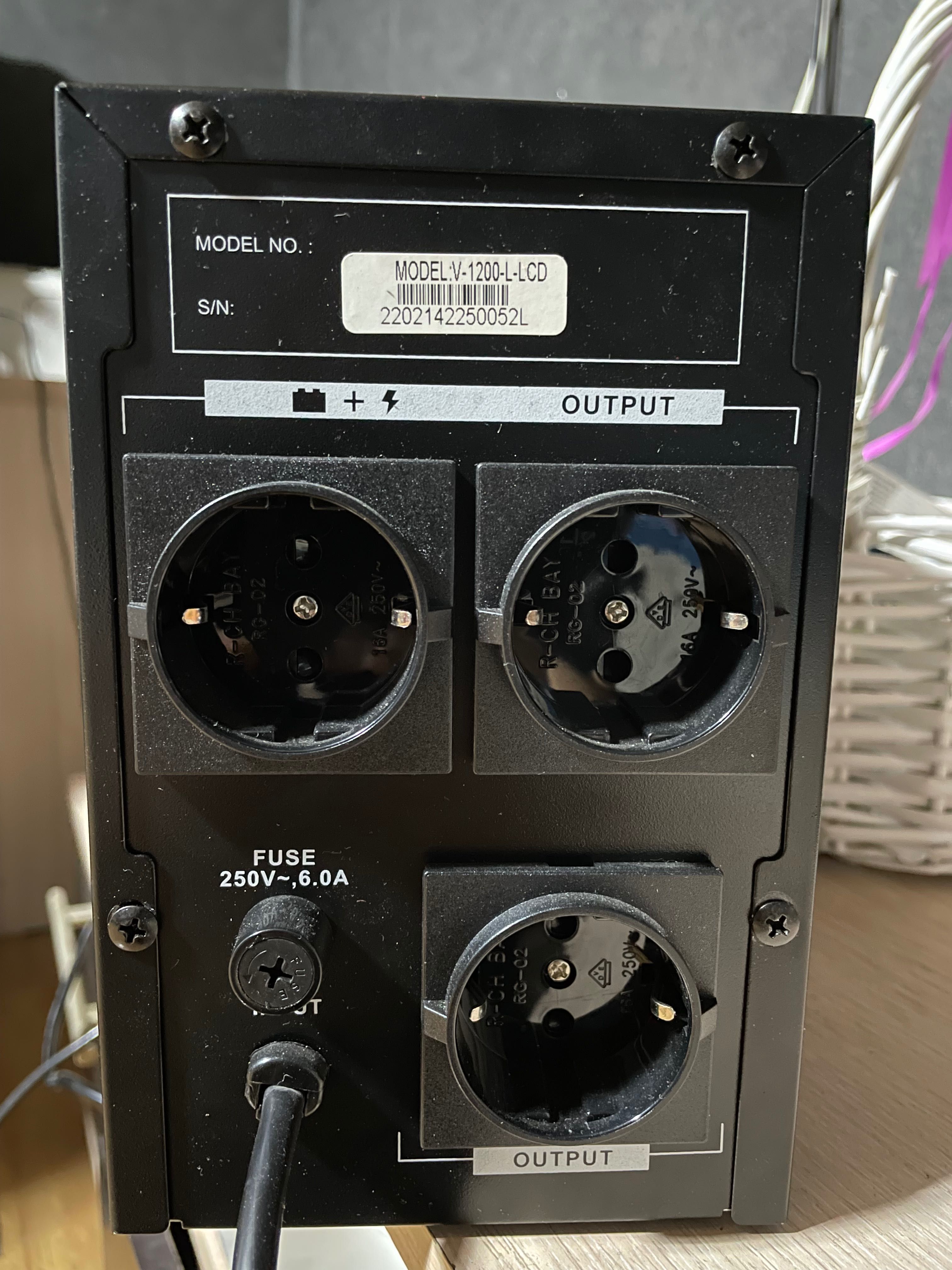Ибп  SVC V-1200-L-LCD
