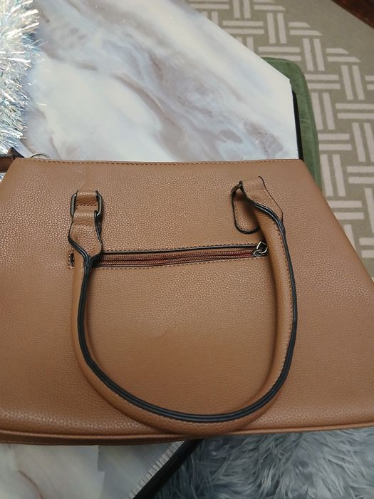 Чисто нови дамски чанти