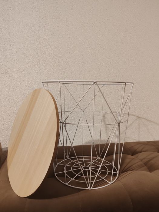 Помощна метална масичка