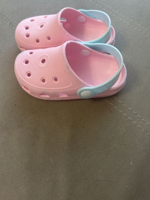 Продам деские резиновые шлепки, очень мягкие удобные