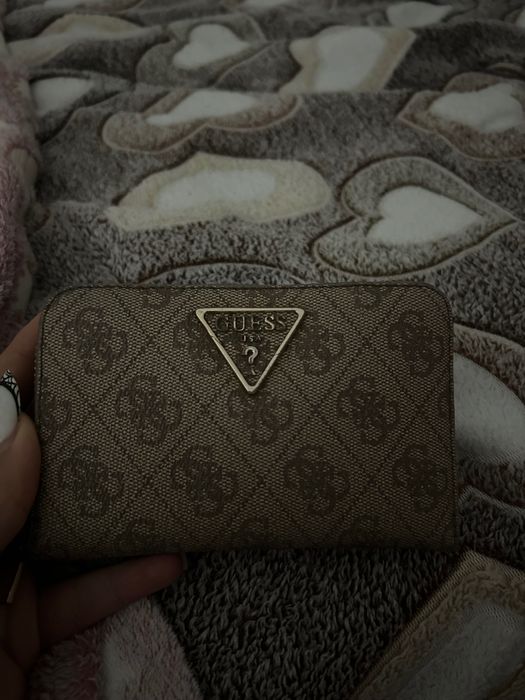 оригинално портмоне guess
