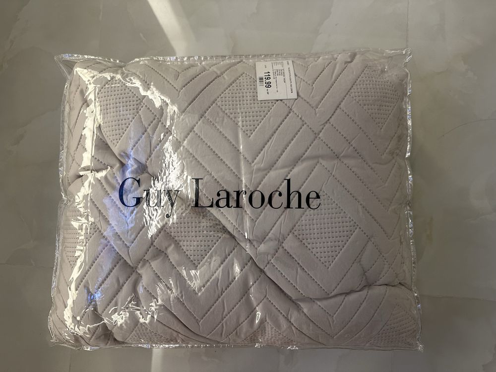 лимитирано шалте за спалня и хавлии Guy Laroche