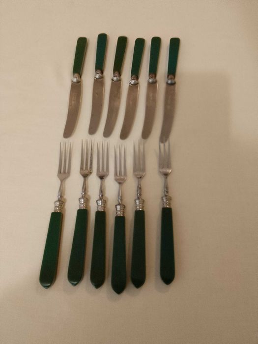 прибори за хранене ростфери