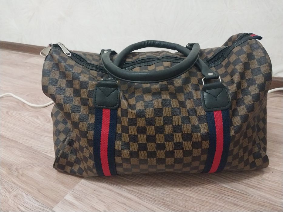 GUCCI дорожка сатылады.