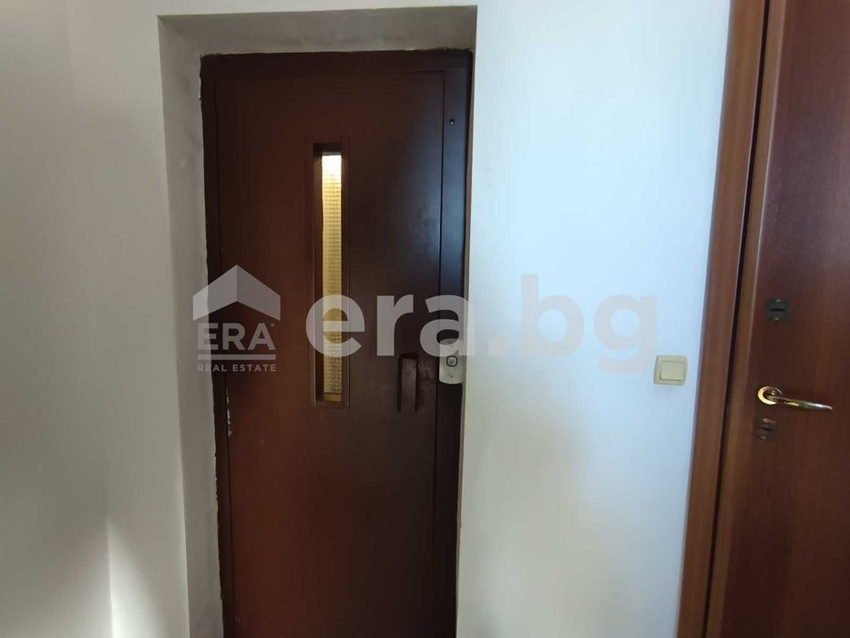 Продава се Тристаен апартамент в Варна, Конфуто - 74 кв.м за 2107 €/кв.м - Снимка #8