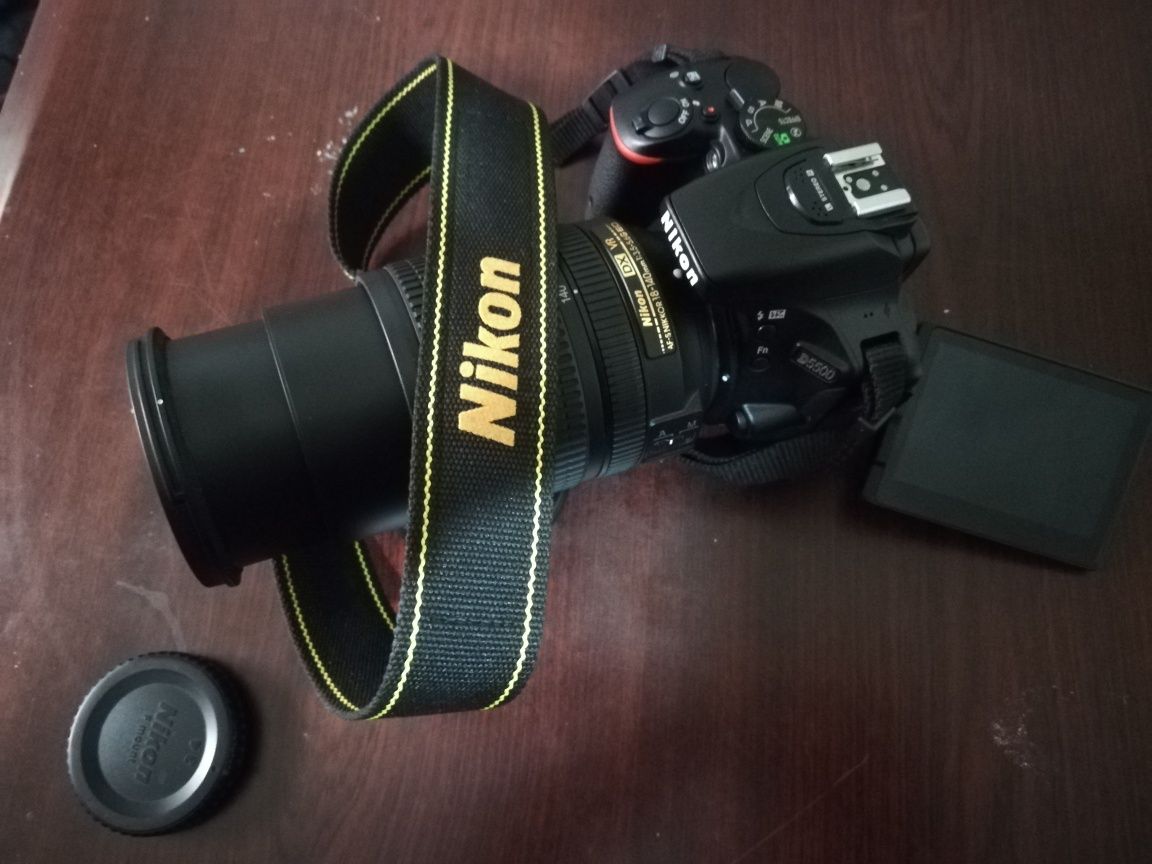 Фотоаппарат Nikon D-5500. С объёктивом 140mm