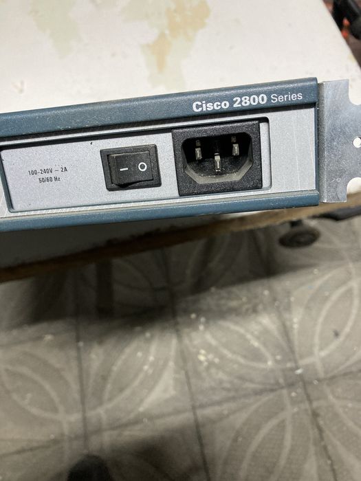 Продам маршрутизатор cisco