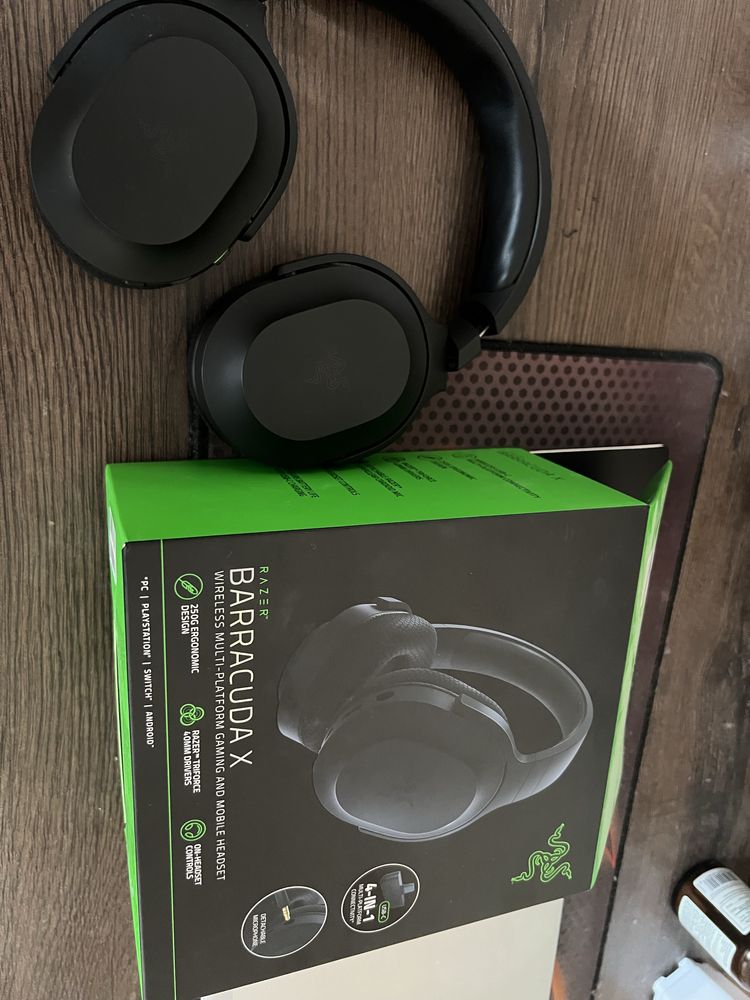 Безжични слушалки Razer Barracuda X