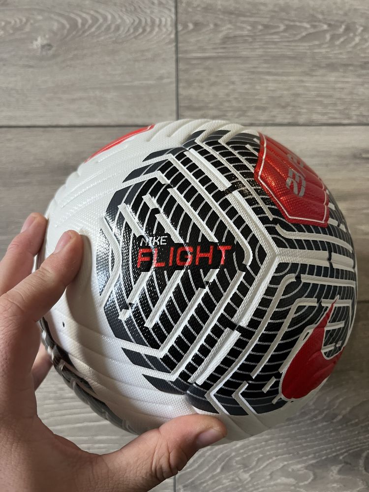 Професионална топка Nike Flight