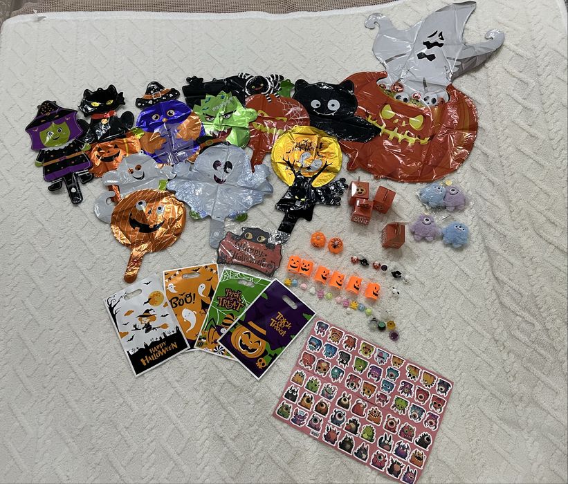 подарочки детям на Хэллоуин, цены в описании!