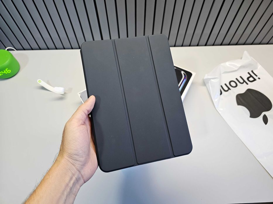 ПРОДАМ Чехол для iPad Pro 11 (M4) Оригинальный Smart Folio.