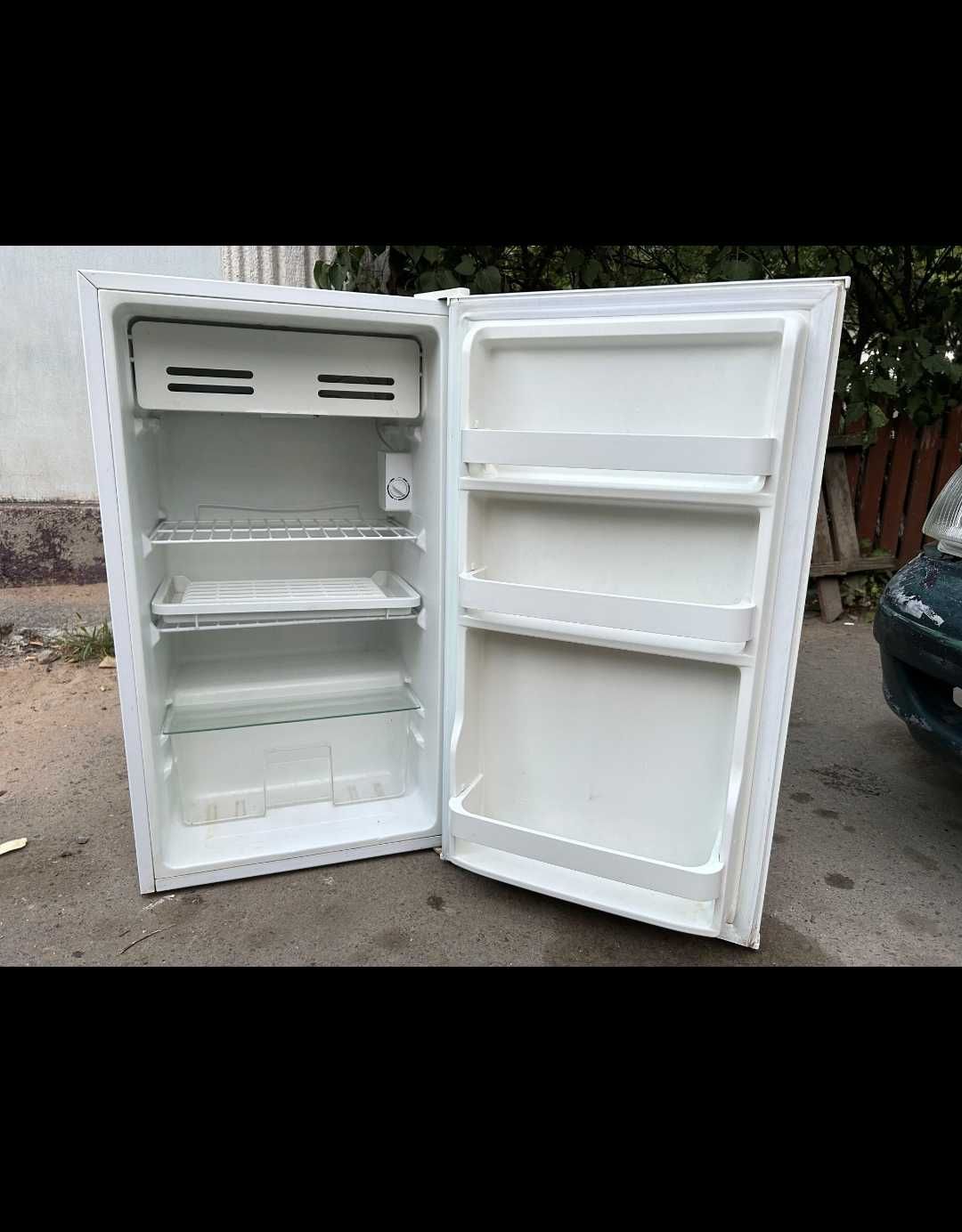 Мини холодильник Midea хорошом рабочем состояний