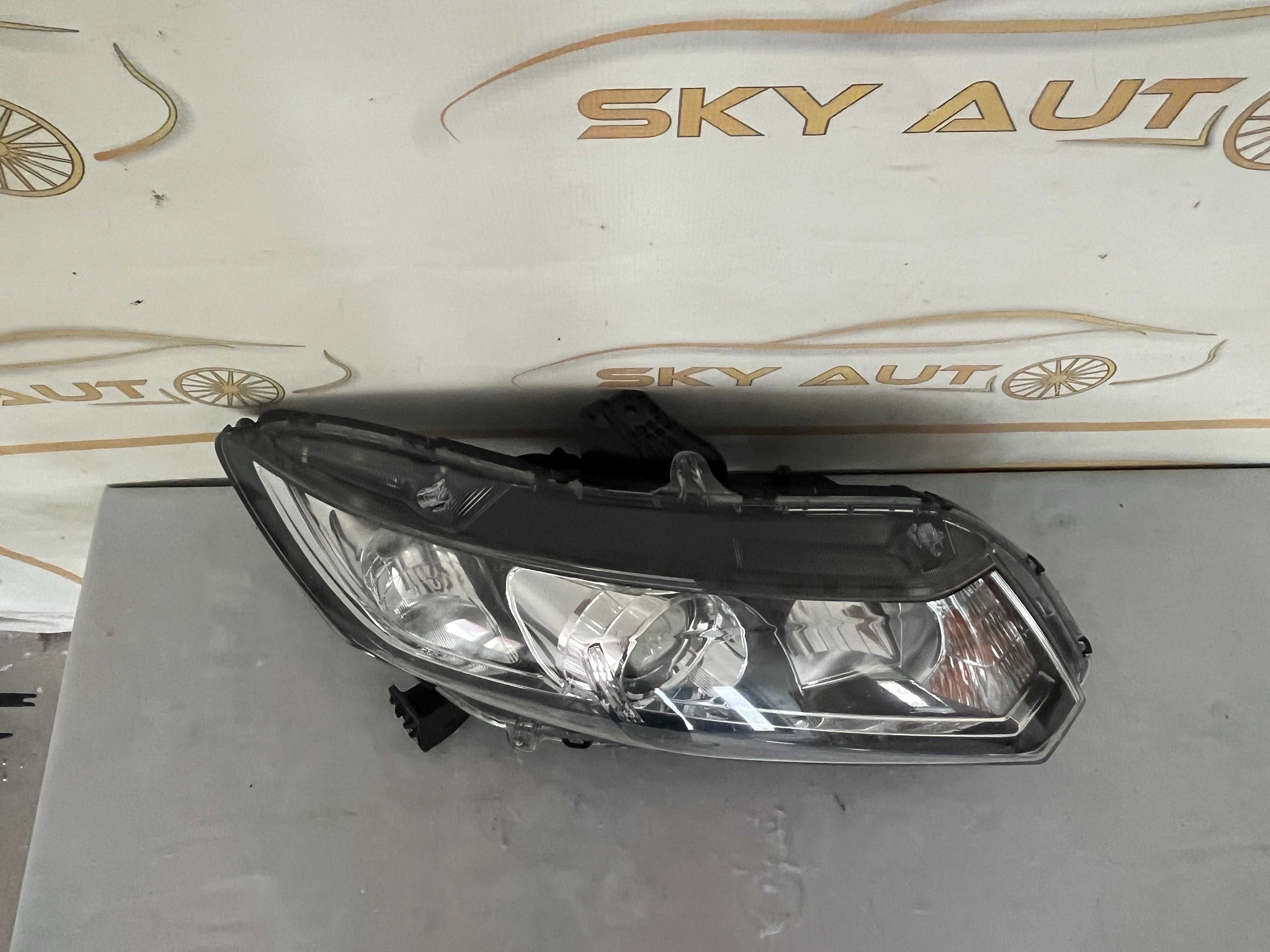 Far dreapta xenon Honda Civic Sedan dupa 2011 original Europa