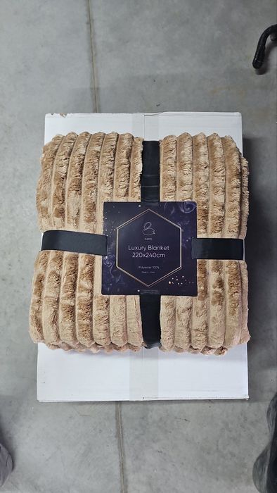 Луксозно меко одеяло- Двулицево - 220x240 см