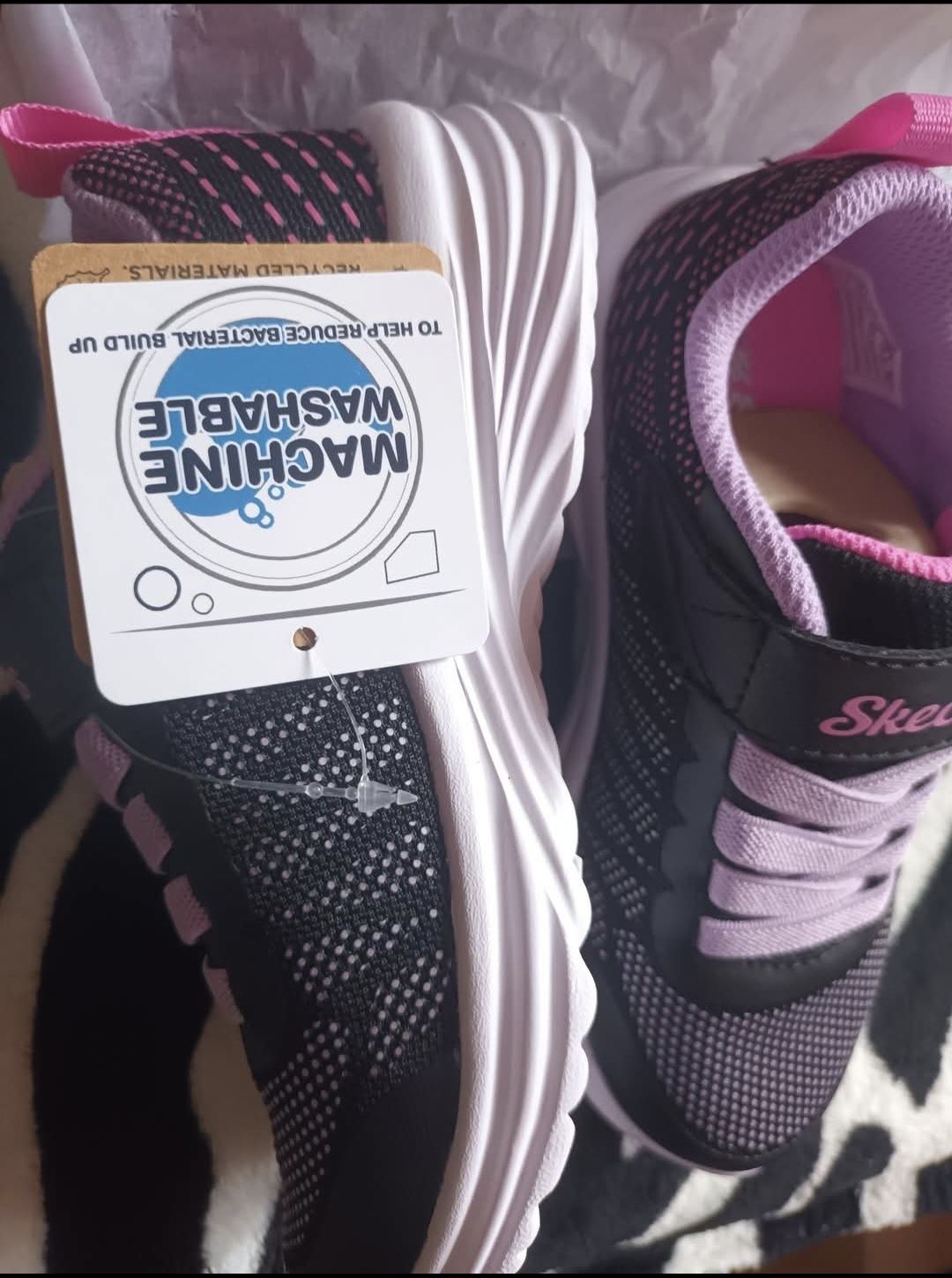 Skechers номер 27 нови