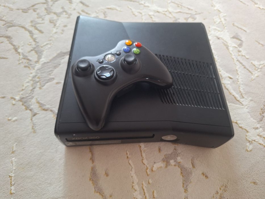 Продам xdox360 слим не работающий