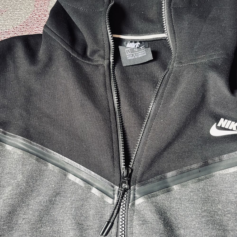 Nike Tech Flecee серый черный