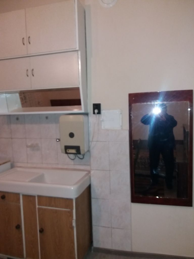 Дава се под наем  в Шумен, Математическа гимназия - 16 кв.м за 102 € - Снимка #1