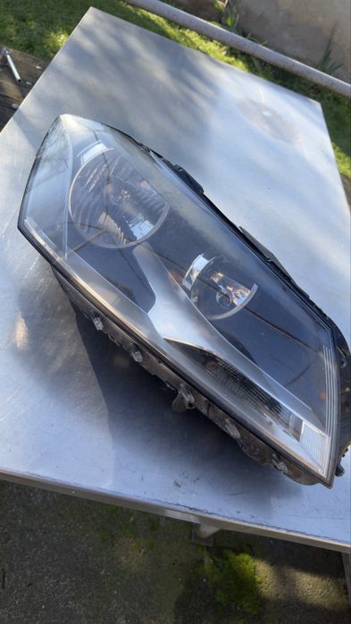 Десен Фар - Passat B7