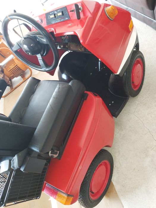 Scuter (Carut)electric pentru persoane cu dezabilitati