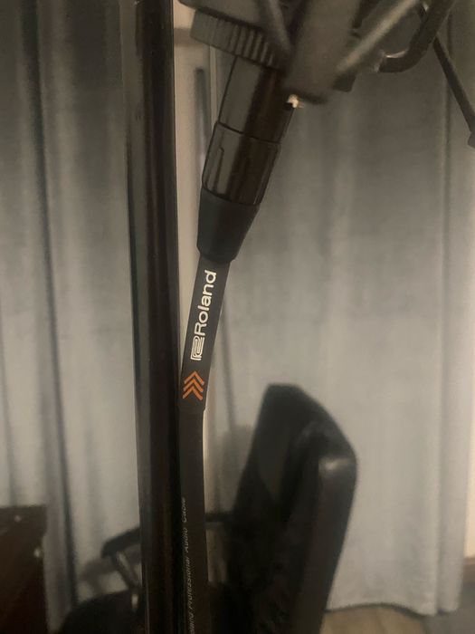 Microfon Rode NT1 + Stand Roland Hercules