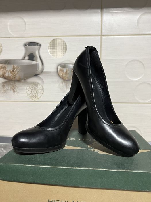 Pantofi cu toc din piele