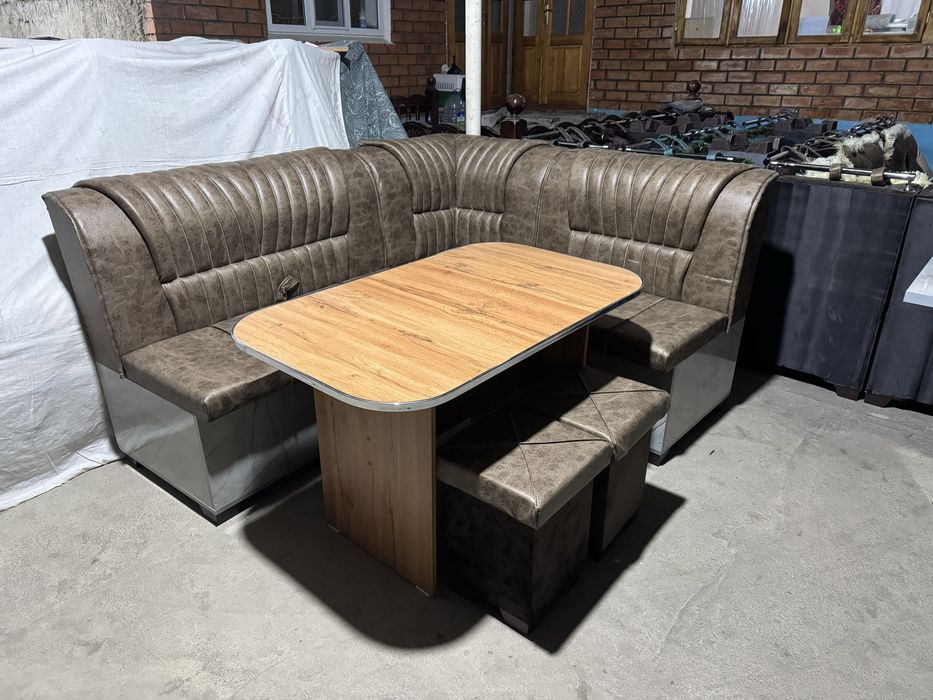 Продаётся кухоный уголок