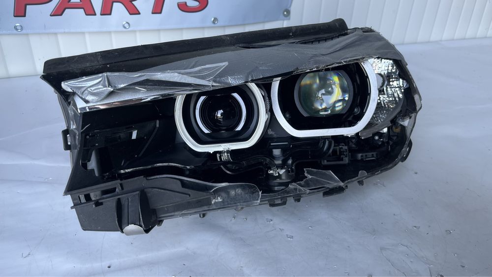 2 броя ляв и 1 брой десен фар BMW 5 G30/G31 (2017-2023)