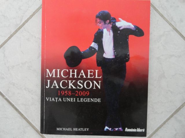 Michael Jackson - Carti biografice, DVD, poster