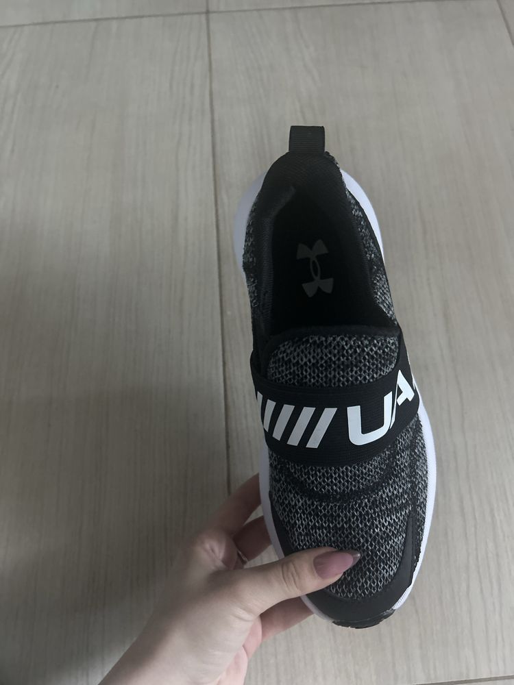 Обувки underarmour
