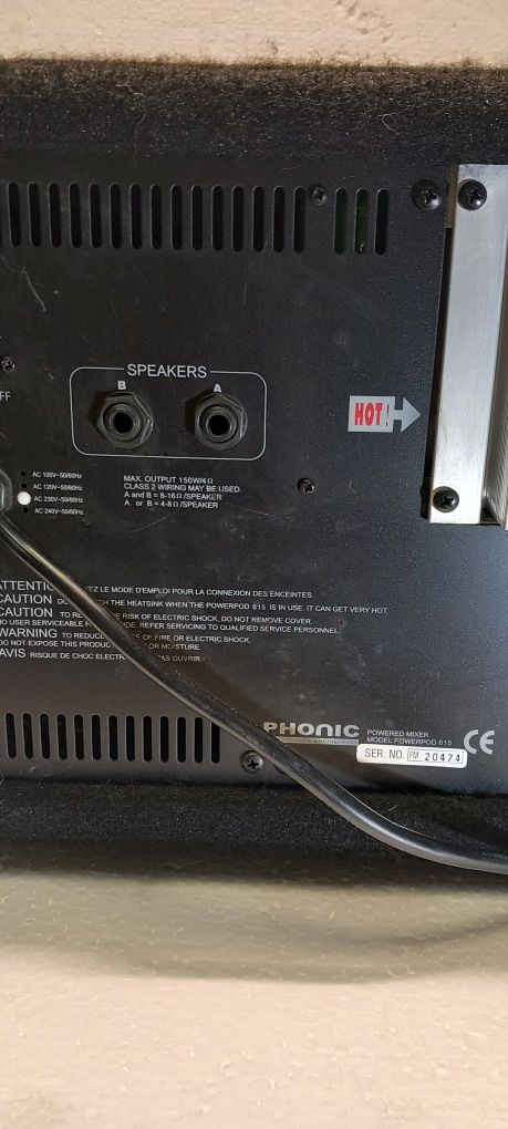 Mixer amplificat Phonic 2x150w