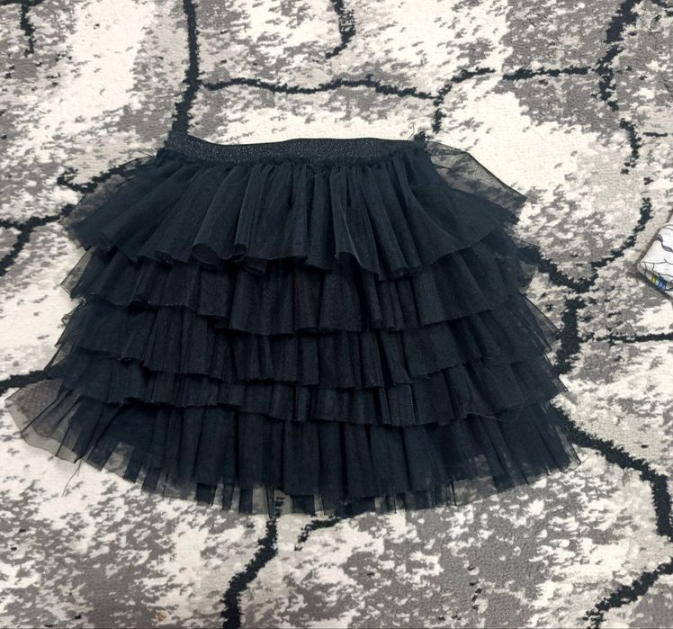 Юбка пышная на девочку 6-7 лет.