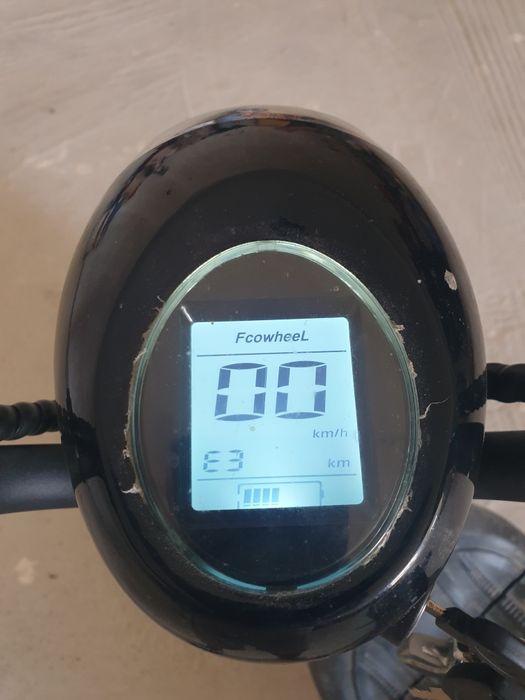 Vând sa schimb scuter mini
