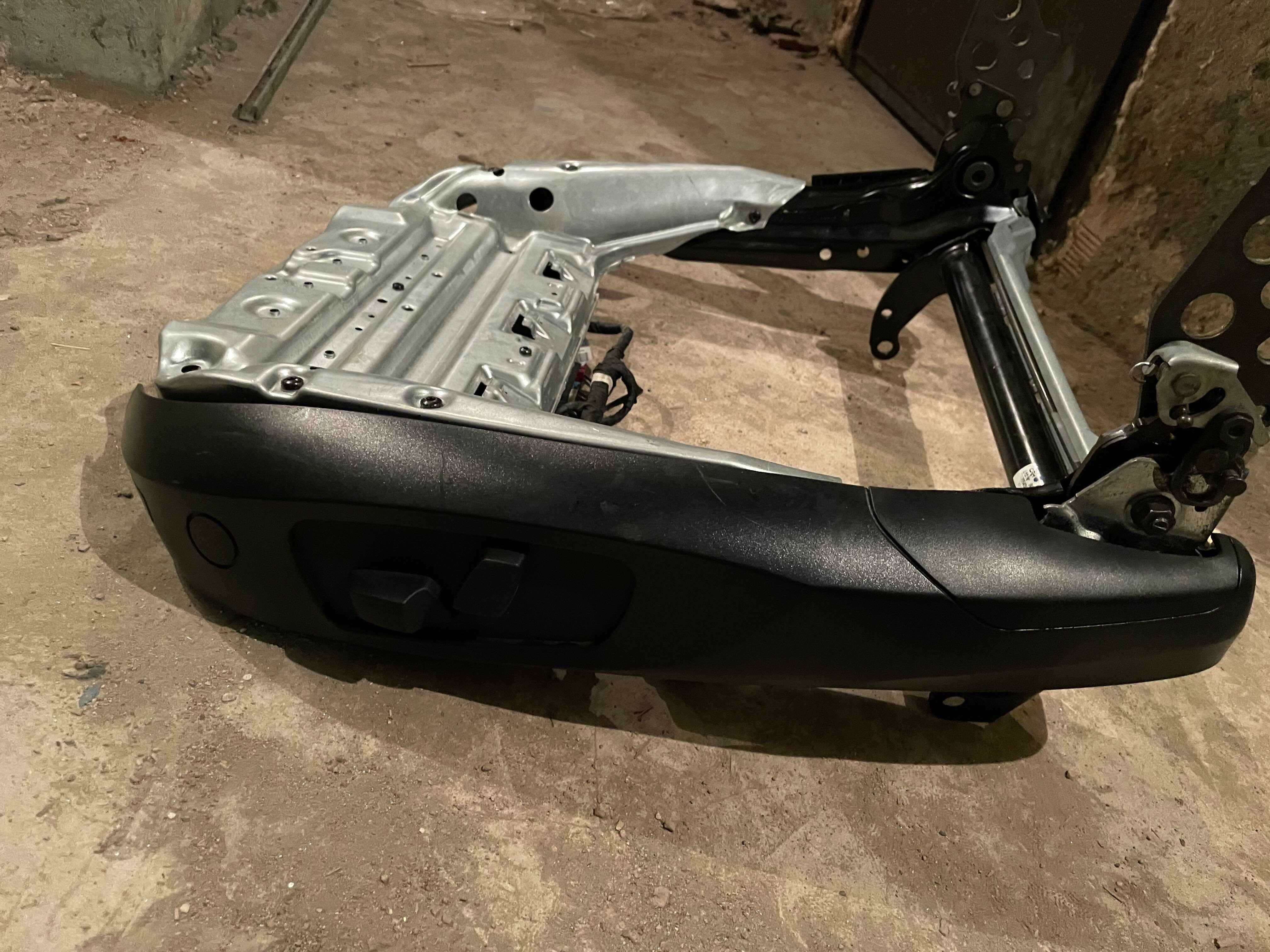 Седалки от E92 разглобени електрически десен волан