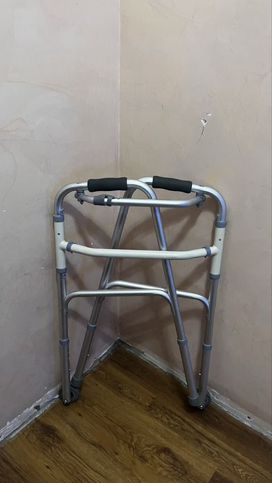 ходунок для инвалидов