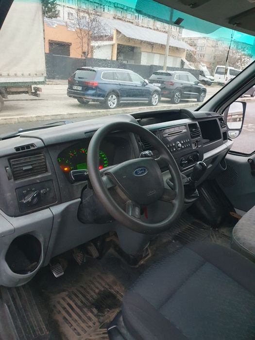 Vând Ford transit