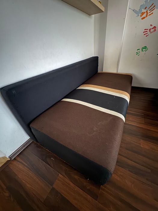 Canapea extensibila, 2 x fotoliu, 2 x masa de cafea