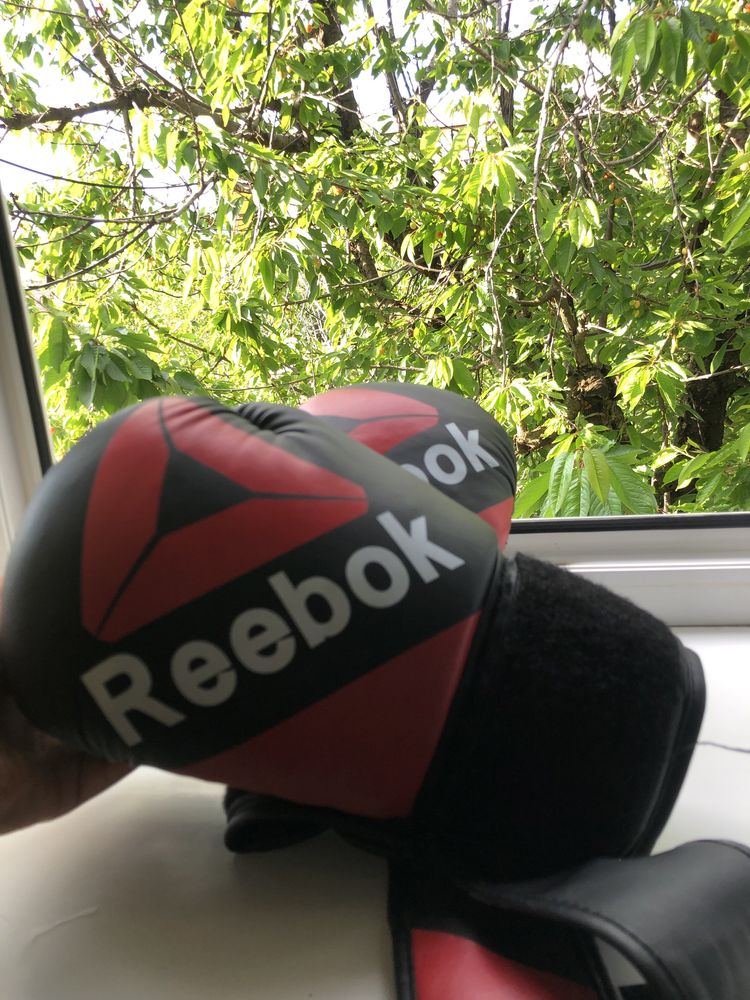 Perchatka reebok