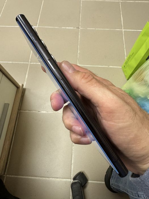 Samsung Galaxy S22 Ultra 5G 8/128gb перфектен