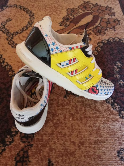 Vând adidași originali