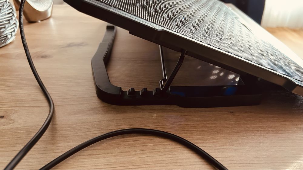 Suport laptop Tellur Basic, 17", 5 ventilatoare, LED, 2xUSB, Negru