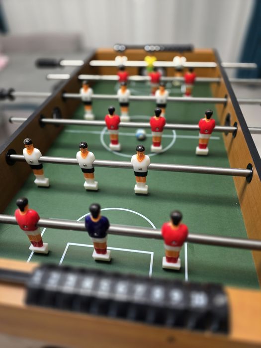 Masa de joc 4 in 1 : fotbal de masa, biliard , hockey si ping pong