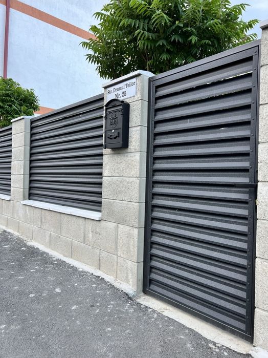 Facem garduri și porti din plasa bordurata sau din sipca metalica