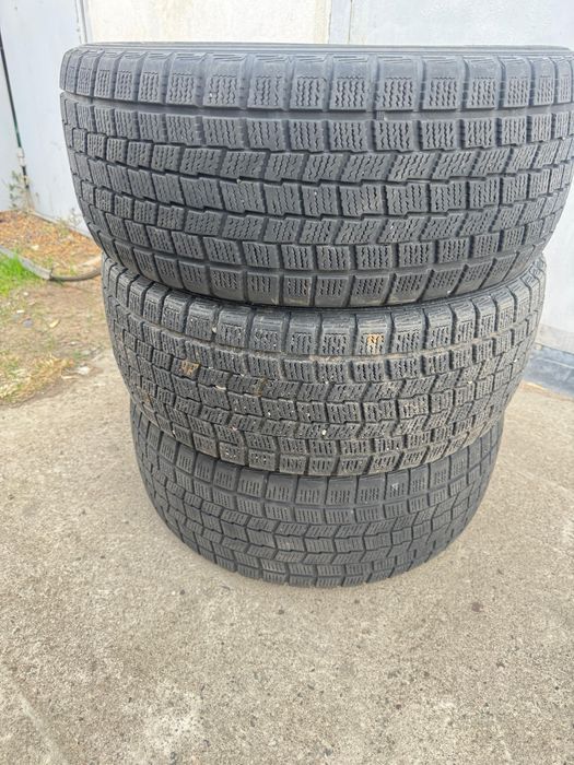 Продам 3 зимних шины