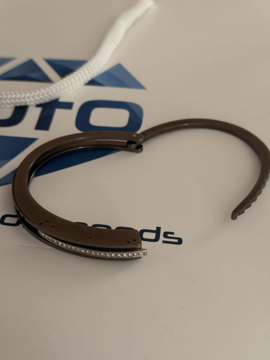 Диамантена гривна