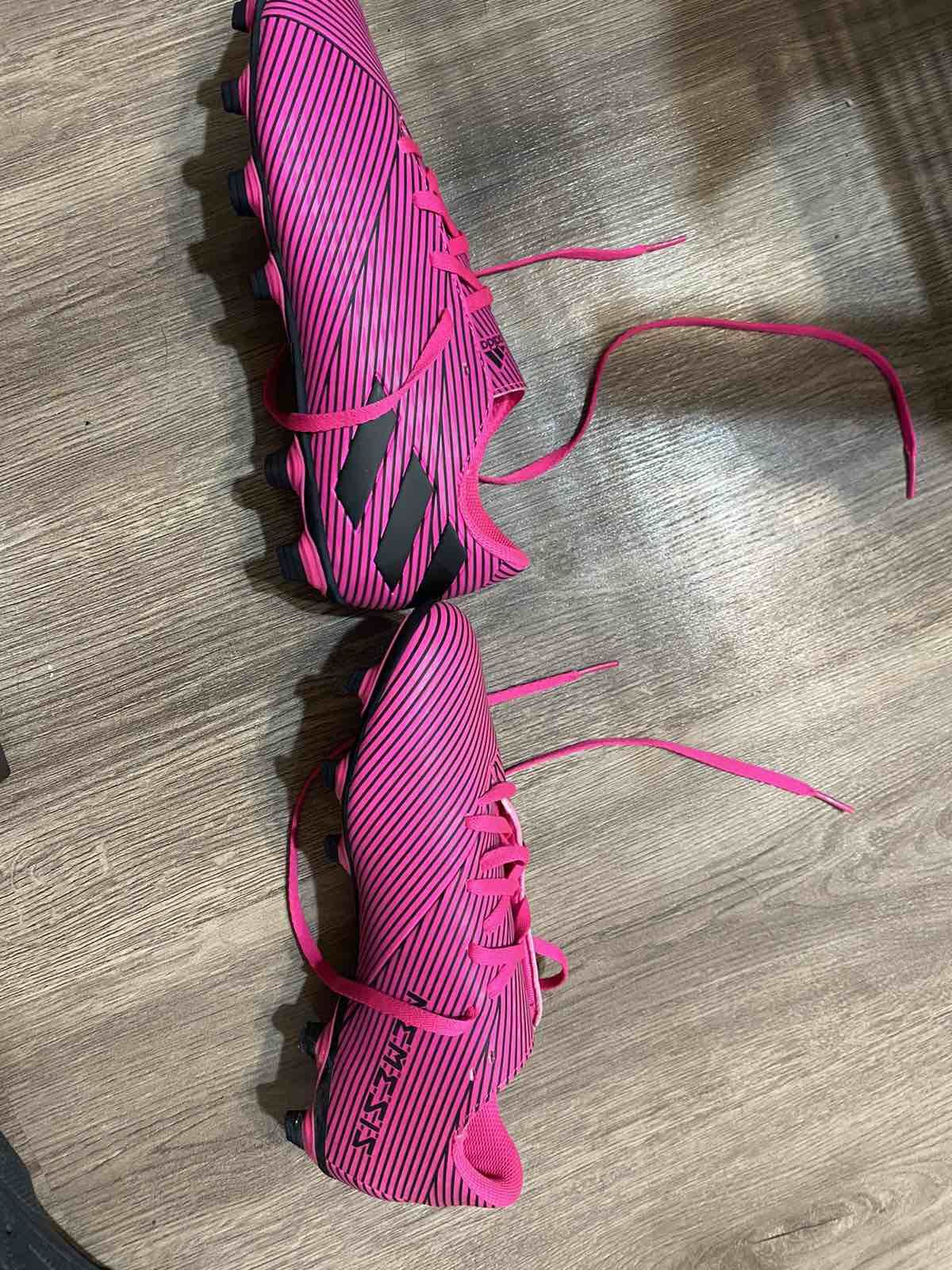 Бутонки Adidas  .